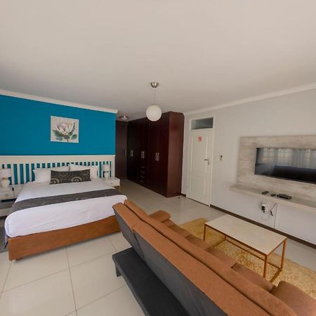 Green Lagoon Guest House Габороне Экстерьер фото
